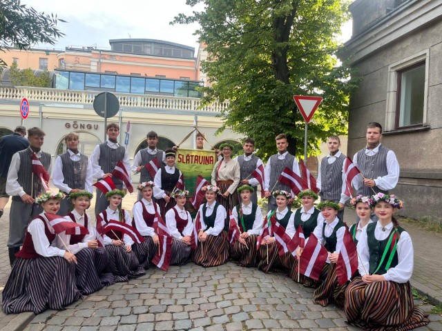 Skolu jauntnes dziesmu un deju svētkos 2025